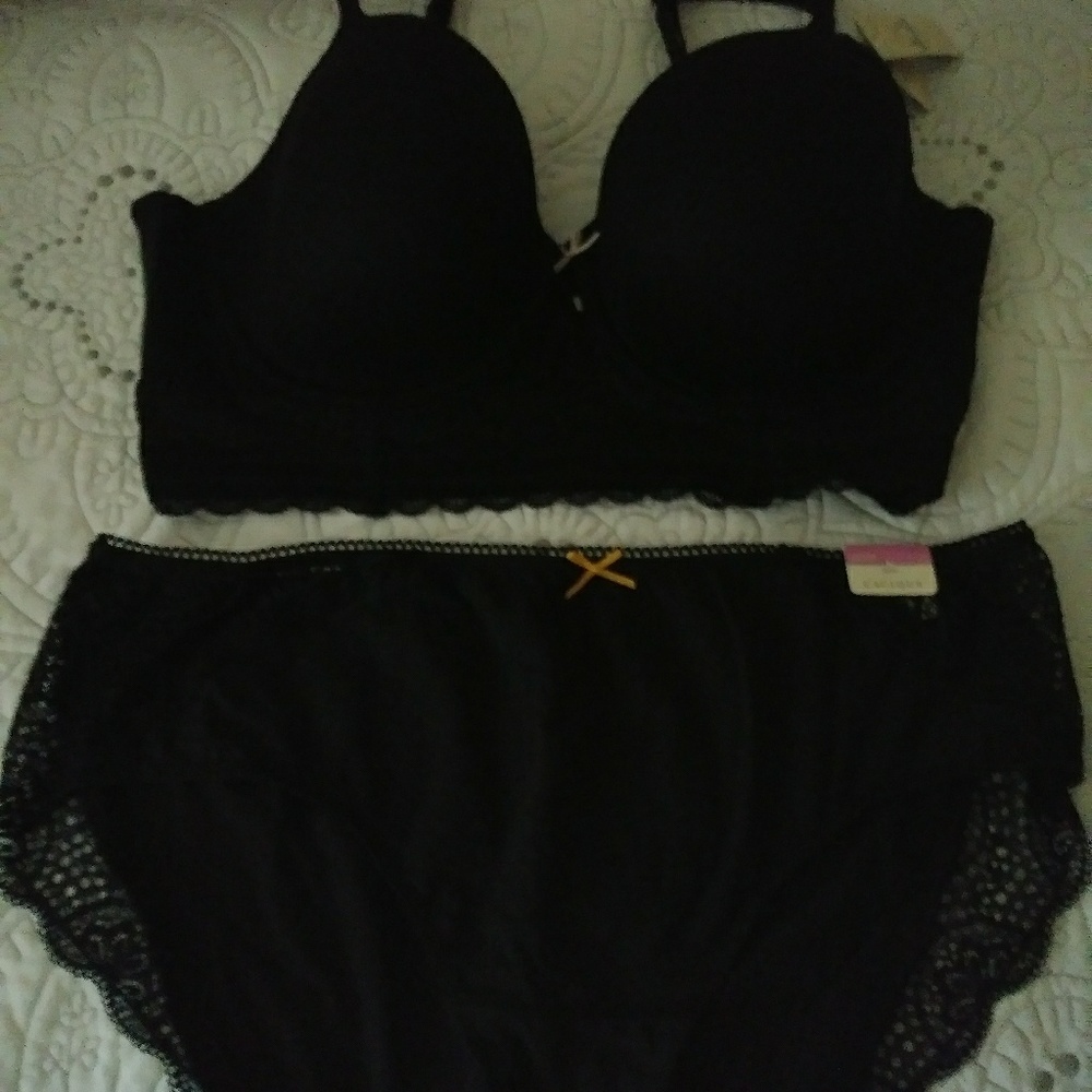 Lane Bryant Bra and 3 panties set
